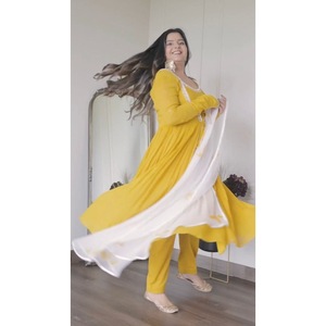 SECUENCIA DE BORDADO GEORGETTE ATRACTIVA TRABAJO CON DORI LATKAN FONDO SUPERIOR CON DUPATTA AMARILLO - Product Image 2