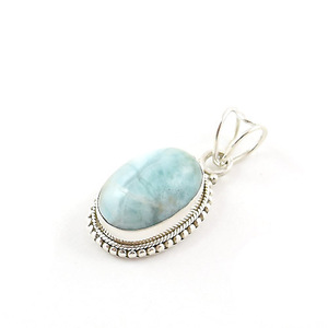 Colgante unisex de diseño clásico para uso diario, hecho a mano en Jaipur, de plata de ley 925 con larimar azul marino, para yoga, meditación y espiritualidad. - Product Image 5