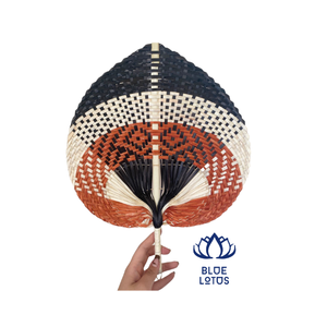 Éventail en bambou tissé peint à la main BLUE LOTOS, design traditionnel, artisanat naturel, souvenir - Product Image 1