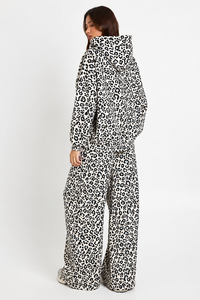 Sudadera con Capucha Completa para Mujer, Blanca y Negra con Estampado de Leopardo, Bordado, Transpirable, Ecológica, Forrada, Manga Larga, Estilo Casual Urbano Premium - Product Image 6