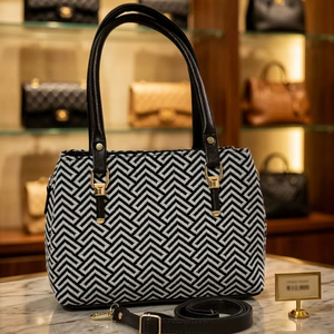 Sac fourre-tout en jacquard chevron fait main avec bandoulière amovible - Product Image 1