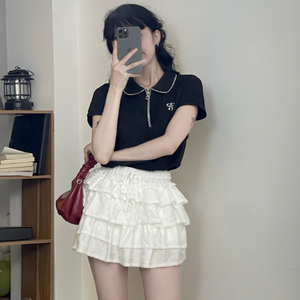 เสื้อยืดผู้หญิงขายดี ผ้าฝ้าย 65% / โพลีเอสเตอร์ 35% เป็นมิตรกับสิ่งแวดล้อม ระบายอากาศได้ดี ทรงเข้ารูป คอวี ติดกระดุม สไตล์เกาหลี คุณภาพพรีเมียม - Product Image 4