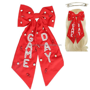 Grand Satin Cheerleading Cheveux Arc Clip Perlé Rivets Durable Étincelle Lettre Arc Cheveux Accessoire pour Fête Jeu Jour En Gros - Product Image 1