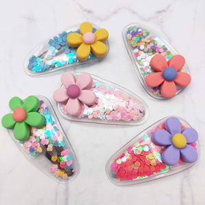 Adorables Pinzas para el Cabello con Flores 3D de Resina, Base Transparente Rellena de Confeti Brillante para Mujeres - Uso Diario, Fiestas, Graduaciones y Otras Ocasiones - Product Image 1