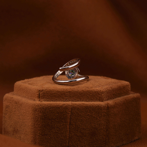 Anillo de Compromiso de Oro Sólido de 14 Quilates con Diamante Verde Cultivado en Laboratorio y Pequeños Diamantes de Acento, Certificado IGI, Joyería Fina para Regalo - Product Image 4