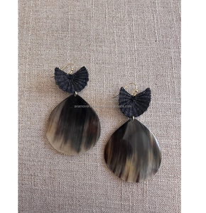Pendientes Colgantes de Cuerno de Búfalo Personalizados, Ligeros, Hechos a Mano, Estilo Tribal, al por Mayor - Product Image 5