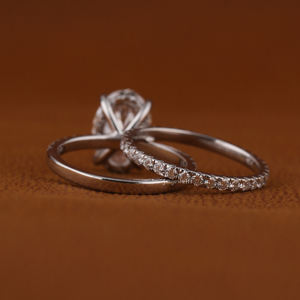 Anillo de Compromiso de Oro de 14K con Diamante Ovalado Creado en Laboratorio de 3 CT, Certificado IGI, con Banda Pavé, Joyería Nupcial, Venta al Por Mayor Personalizada - Product Image 4