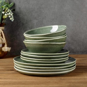 Juego de Platos de Cerámica Verde Bosque, Acabado Brillante con Diseño Moderno Redondo, Resistentes a Desportilladuras, Apilables para una Cena Elegante - Product Image 3