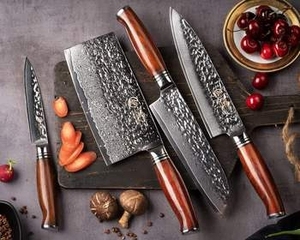 Ensemble de couteaux de chef vintage en acier Damas, fabriqués à la main, 7 pièces, écologiques, avec revêtement antiadhésif et manches en bois de résine. - Product Image 2