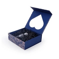 Boîte rigide magnétique pour fenêtre avec revêtement UV de luxe et lamination mate, taille personnalisée, logo en relief noir, emballage cadeau en papier – Vente en gros