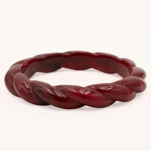 Bracelet en résine acrylique ambre orange fait main, brillant, pour femme, tendance, tons chauds, bijou de mode, accessoire unique et affirmé - Product Image 3