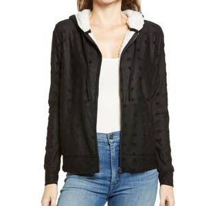 Sweat à capuche doux et durable pour femmes, prix avantageux pour les acheteurs en gros, couleur unie, fabrication directe d'usine avec design de logo. - Product Image 1