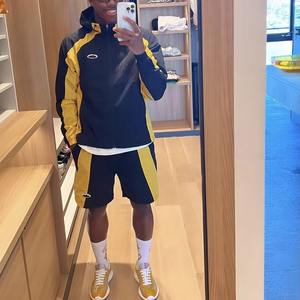 Ensemble de survêtements unisexes pour hommes avec logo personnalisé OEM, veste zippée réfléchissante, shorts de sport en nylon, coupe-vent - Product Image 2