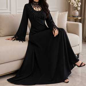 Robe Abaya Noire Brodé Moderne en Crêpe Coupe Droite pour Femme – Élégante, Modeste, Col Montant, Manches Longues, Idéale pour Soirées et Cérémonies, Coupe Naturelle - Product Image 2