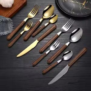 Ensemble de couverts de designer en métal avec manche en bois, en acier inoxydable, cuillère, fourchette, couteau, vaisselle durable - Product Image 4