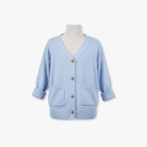 เสื้อคาร์ดิแกนไหมพรมถักหนา ทรงหลวม คอวี ลายเคเบิ้ลเวียดนาม สีพื้น 100% อะคริลิก กันยับ ใส่สบายสำหรับฤดูหนาว มีกระเป๋าติดกระดุม 4 เม็ด - Product Image 2