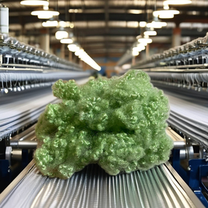 ใยโพลีเอสเตอร์รีไซเคิลคุณภาพพรีเมียม 15D HCS สีเขียว เกรด A แบบกลวงเคลือบซิลิโคน สำหรับยัดไส้ของเล่น หมอน และเบาะ - Product Image 1