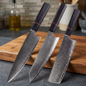 Ensemble de couteaux de chef japonais A&M Enterprises, acier Damas, forgés à la main, manche en bois, finition vintage hautement polie, extra tranchants, pour droitiers - Product Image 3
