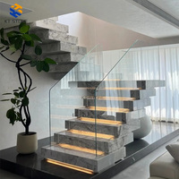 Escalier flottant moderne en marbre KT STONE, marches cantilever personnalisées, support en acier dissimulé, surface antidérapante sûre, décoration de luxe pour la maison