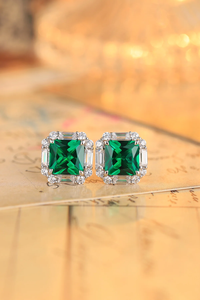 Pendientes de Diamantes Verdes con Corte Esmeralda y Detalles de Diamantes Blancos, Joyería Clásica para Bodas, Certificados por IGI - Product Image 1