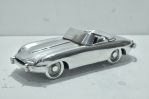 Wholesale Supply Modern Style Silver-Plated Sports Car Metal <b>Model</b> for Business Gift and Home Decoration Available for Sale - Product Image 3