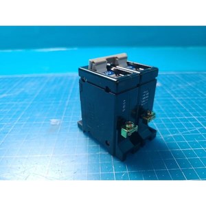 Protecteur de circuit Fuji CP32D CP32D 3A, utilisé comme pièce détachée pour équipement semi-conducteur d'époque - Product Image 4