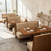 Ensemble de mobilier commercial en bois massif pour café, restaurant, pâtisserie, salon de thé : banquette, table et canapé