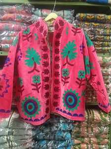 Chaquetas de algodón bordadas Suzani de primera calidad, ropa exterior tradicional con bordados florales, estilo bohemio chic para mujer. - Product Image 4