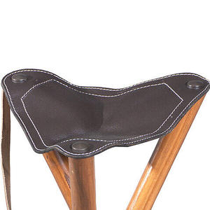 Tabouret de camping pliable en cuir personnalisé de haute qualité 2026, chaise de chasse portable à trépied en bois, siège de voyage extérieur écologique - Product Image 3