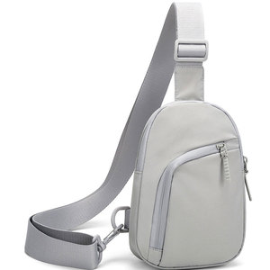 Bolsa de Cintura con Cierre de Cuero - Almacenamiento Elegante para Viajes, Deportes y Uso Diario - Product Image 1