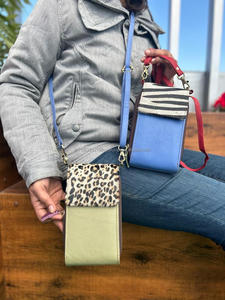 ใหม่จริงทําด้วยมือรีไซเคิลขนหนังหนังสลิงมือถือกระเป๋าหลายสีผู้หญิงสไตล์สัตว์พิมพ์ที่ไม่ซ้ํากันมือถือCrossbodyกระเป๋า - Product Image 3