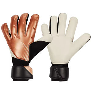Gants de gardien de but personnalisés dotés d'une zone de frappe tridimensionnelle en caoutchouc injecté de haute qualité pour des coups de pied puissants. - Product Image 4