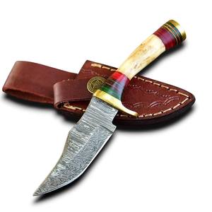 มีดสกินเนอร์ดามัสกัสจากโรงงานผู้ผลิตโดยตรง (OEM) ด้ามทำจากเขากวางแท้ พร้อมปลอกทองเหลืองและปลอกหนัง อุปกรณ์ EDC สำหรับการล่าสัตว์และการเอาชีวิตรอด - Product Image 1