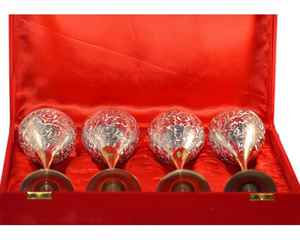 Ensemble de gobelets à vin en laiton pur plaqué argent |   Calice en laiton gravé de luxe moderne |   Verres à vin décoratifs élégants à pied doré - Product Image 2