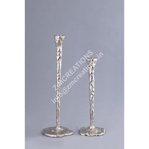 Ensemble de 2 bougeoirs décoratifs en aluminium, style simple, design moderne, faits à la main, pour présentation sur table lors de Noël, Pâques et autres événements - Product Image 1