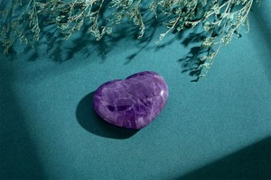 Purple Heart Palm <b>Stone</b> Natural Amethyst 1.8x1.4 Inch Polished Crystal Gemstone for Meditation Gift Home Decor - Product Image 3