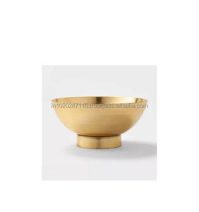 Cuenco de latón para servir para Pooja que ofrece rituales y decoración de templo elaborada con un diseño étnico artesanal detallado - Product Image 2