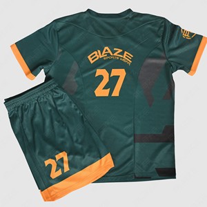 Tenue de football personnalisée professionnelle avec coutures thermocollées, maillot de football sublimé, kit d'équipe antistatique haute performance BLAZE FIGHT WEAR 100% - Product Image 3