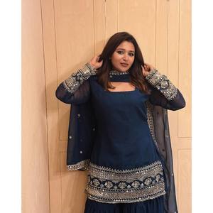 ชุดเดรสงานแต่งงานหรูหราปักเลื่อม & ซารีสำหรับงานปาร์ตี้ XL - Product Image 2