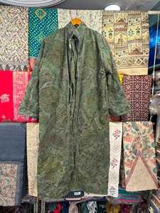 Robe de luxe en coton brodée à la main style Suzani, effet délavé, motif floral bohème, avec cordon de serrage, manteau long - Product Image 3