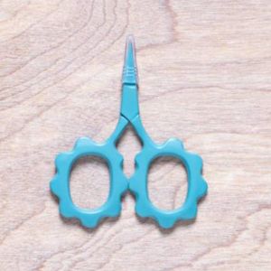 กรรไกรตัดดอกไม้ปลายทู่ ด้ามจับพลาสติก  ลายปักดอกไม้  ดอกไม้สแตนเลส - Product Image 1