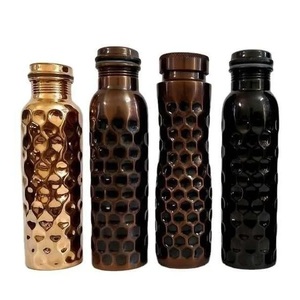 Collection de Bouteilles d'Eau en Cuivre Pur à Texture Assortie de Qualité Supérieure : Bouteilles Martelées Nid d'Abeille et Lisses - Product Image 2