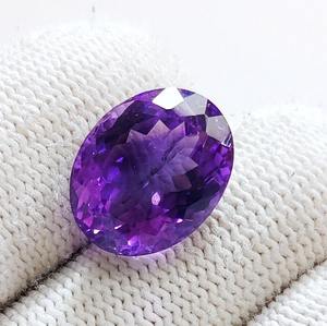 Zafiro Azul Natural, Corte Cojín, Gema Suelta, Gemas Zubeda, Certificado GFCO, Venta al por Mayor para Joyería, de Rajasthan - Product Image 1