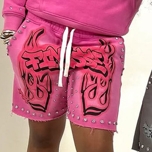 Ensemble de survêtement streetwear unisexe rose et gris avec détails en strass, sweat-shirt à capuche et short pour adultes, taille plus unisexe - Product Image 4