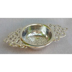 Industry Trending Golden Metal Sieve Colander With Perforated Design And Ornate Handle For Kitchen Use - Product Image 3
