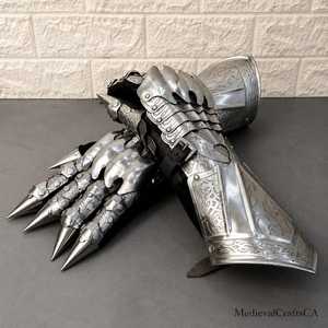 MedievalCraftsCA Gants de guerrier en acier plaqué argent gravés, style antique, pour costume de cosplay - Product Image 3