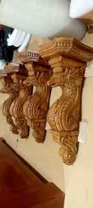 Supports muraux en bois sculptés à la main style Art Déco avec motifs décoratifs pour décorations d'anniversaire et de célébrations - Product Image 3