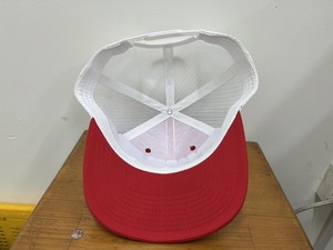 หมวกแก๊ปปักโลโก้แบบทอ หมวก Trucker ปักลาย 3 มิติ หมวกแก๊ปทรงโค้ง 5 ชิ้น ผลิตในเวียดนาม - Product Image 5