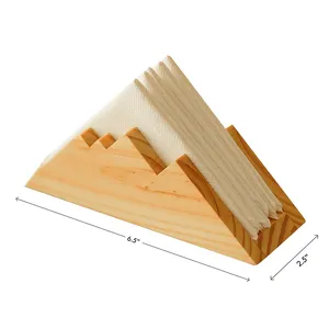 Porta servilletas triangular de madera de pino ecológico, hecho a mano con madera natural, tamaño 6.5 pulgadas, diseño minimalista nórdico. - Product Image 5