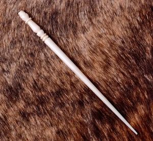 Artisanat en os de buffle blanc véritable fait main - Élégante épingle à cheveux de forme naturelle, design moderne et écologique, bâtonnet à cheveux en os au meilleur prix - Product Image 1